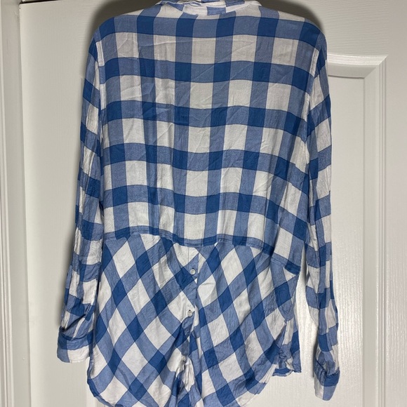 button down - Picture 2 of 3